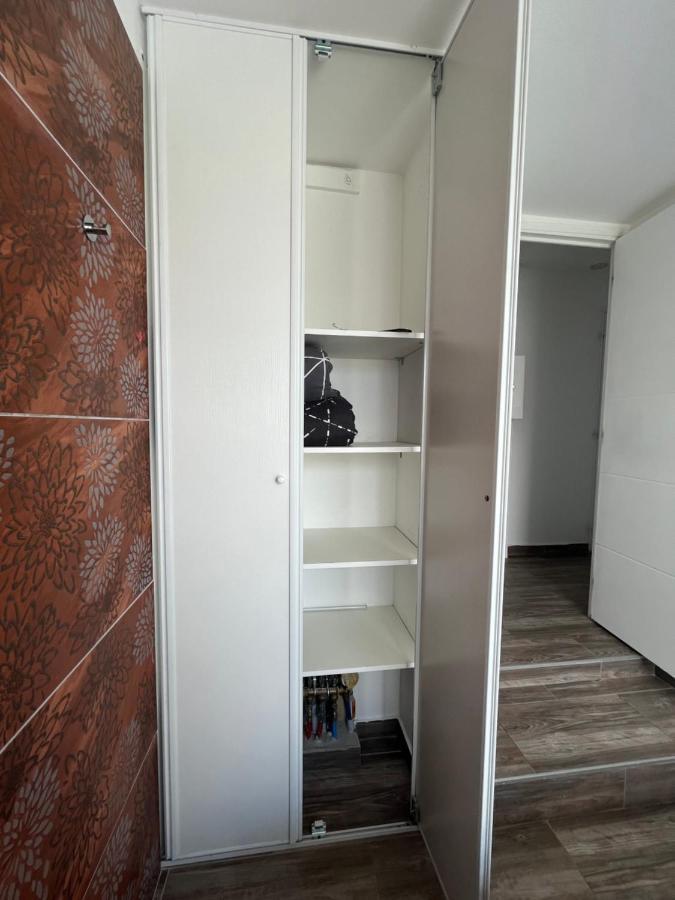 Appartement 4 Personnes, Aeroport Marseille Мариньян Экстерьер фото